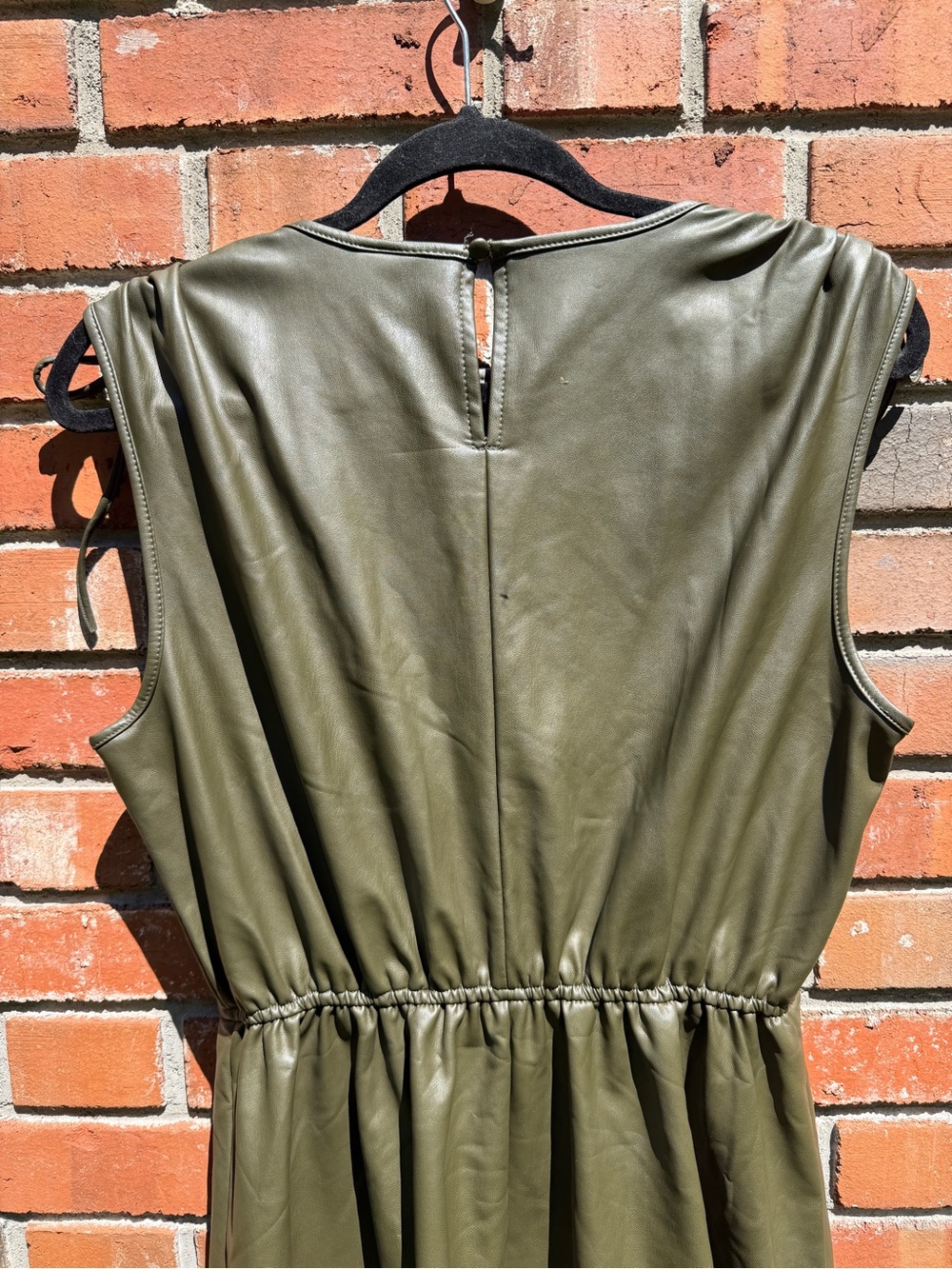 Scoop Faux-Leather Olive Sleeveless  Midi Dress with cinched Waist Size M - Picture 4 of 6
